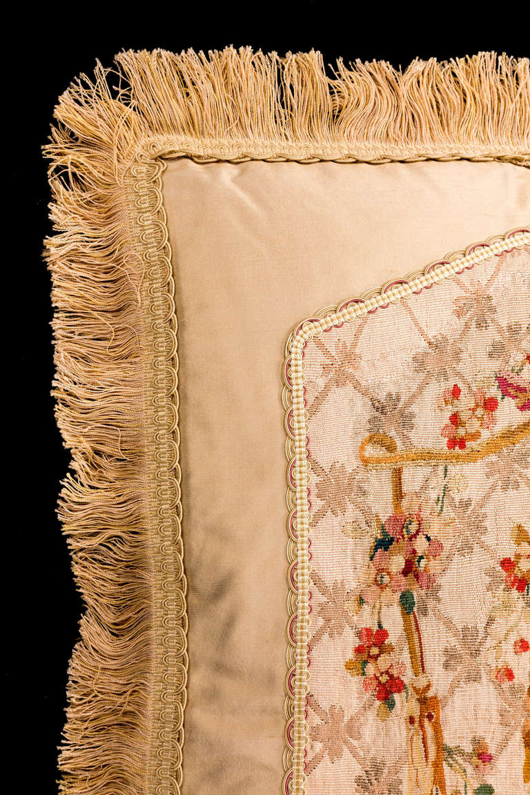 Cushion: Mid-18th Century, Silk. A Gardener Framed with Foliage In Good Condition In Peterborough, Northamptonshire