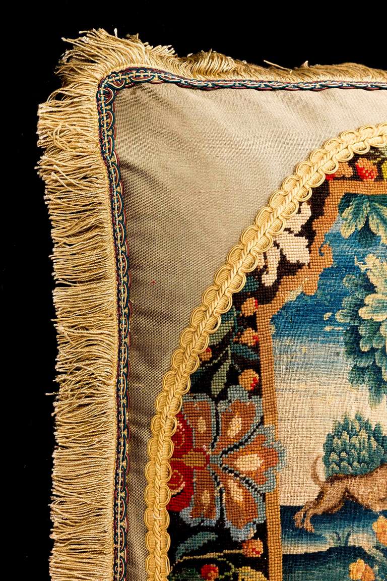 Cushion, Early 18th Century, Wool In Excellent Condition In Peterborough, Northamptonshire