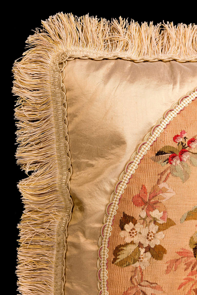 Cushion: 18th Century, Wool. A Bouquet of Flowers In Excellent Condition In Peterborough, Northamptonshire