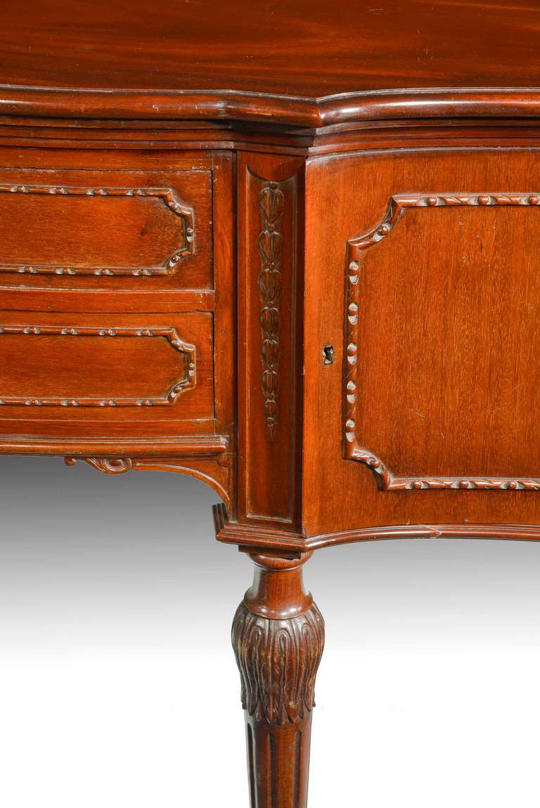 Chippendale Revival Serpentine Mahogany Sideboard In Excellent Condition In Peterborough, Northamptonshire