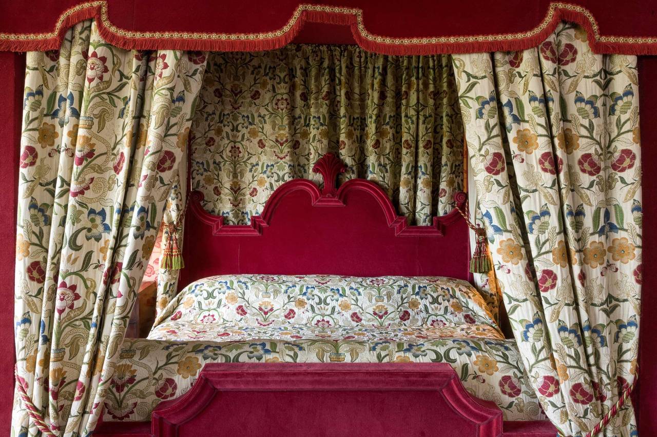 17th century bed