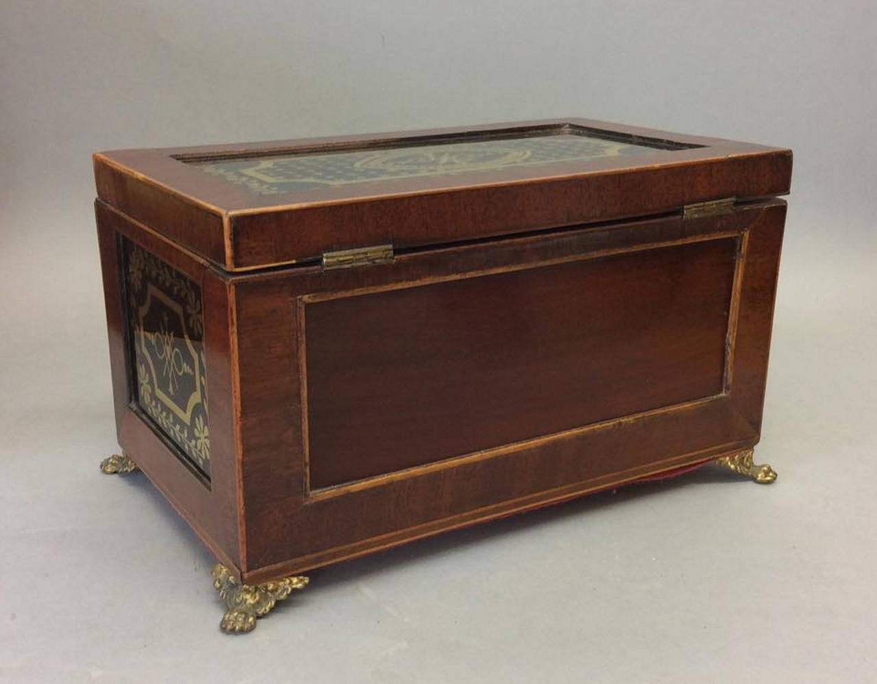 Early 19th Century Eglomise and Mahogany Caddy In Good Condition In Peterborough, Northamptonshire
