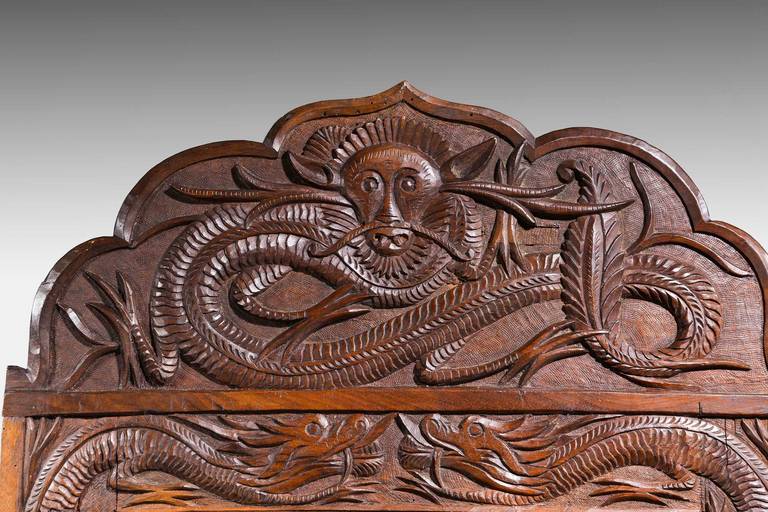 XIXe siècle Paravent esthétique sculpté du 19ème siècle