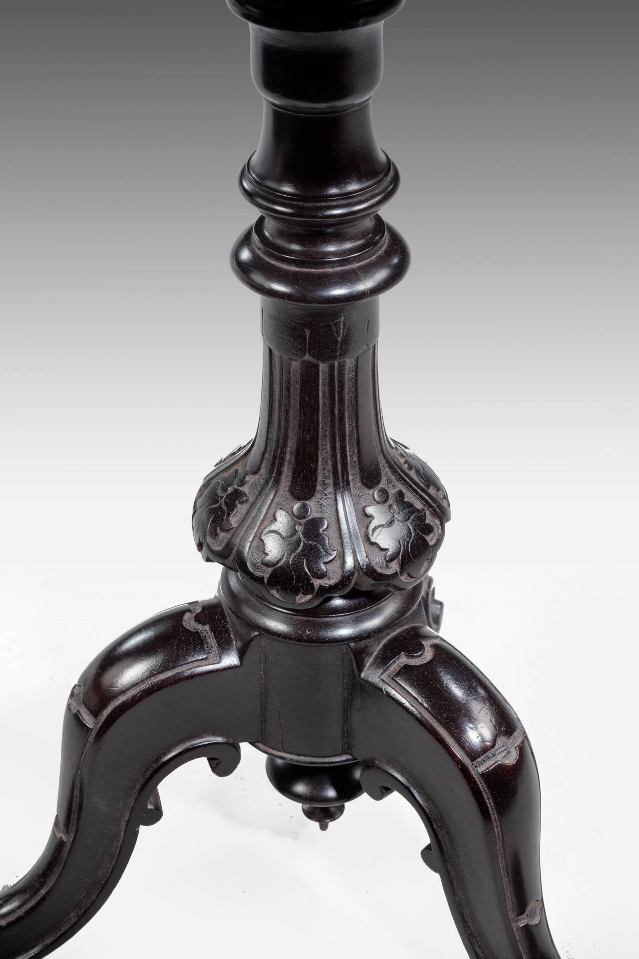 Mid-19th Century Ebonized Mahogany Occasional Table In Good Condition In Peterborough, Northamptonshire