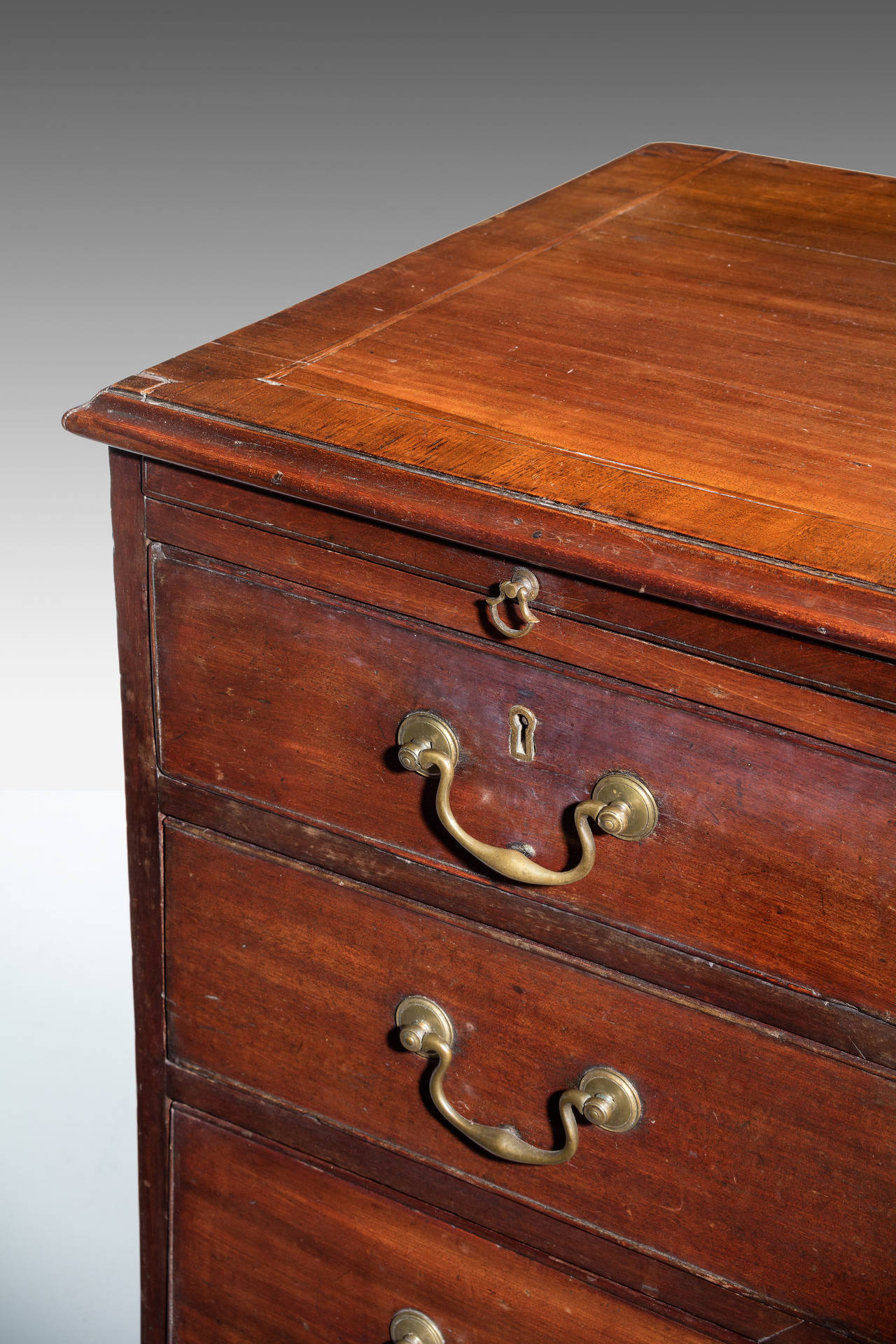 George III Period Mahogany Chest of Drawers In Good Condition In Peterborough, Northamptonshire