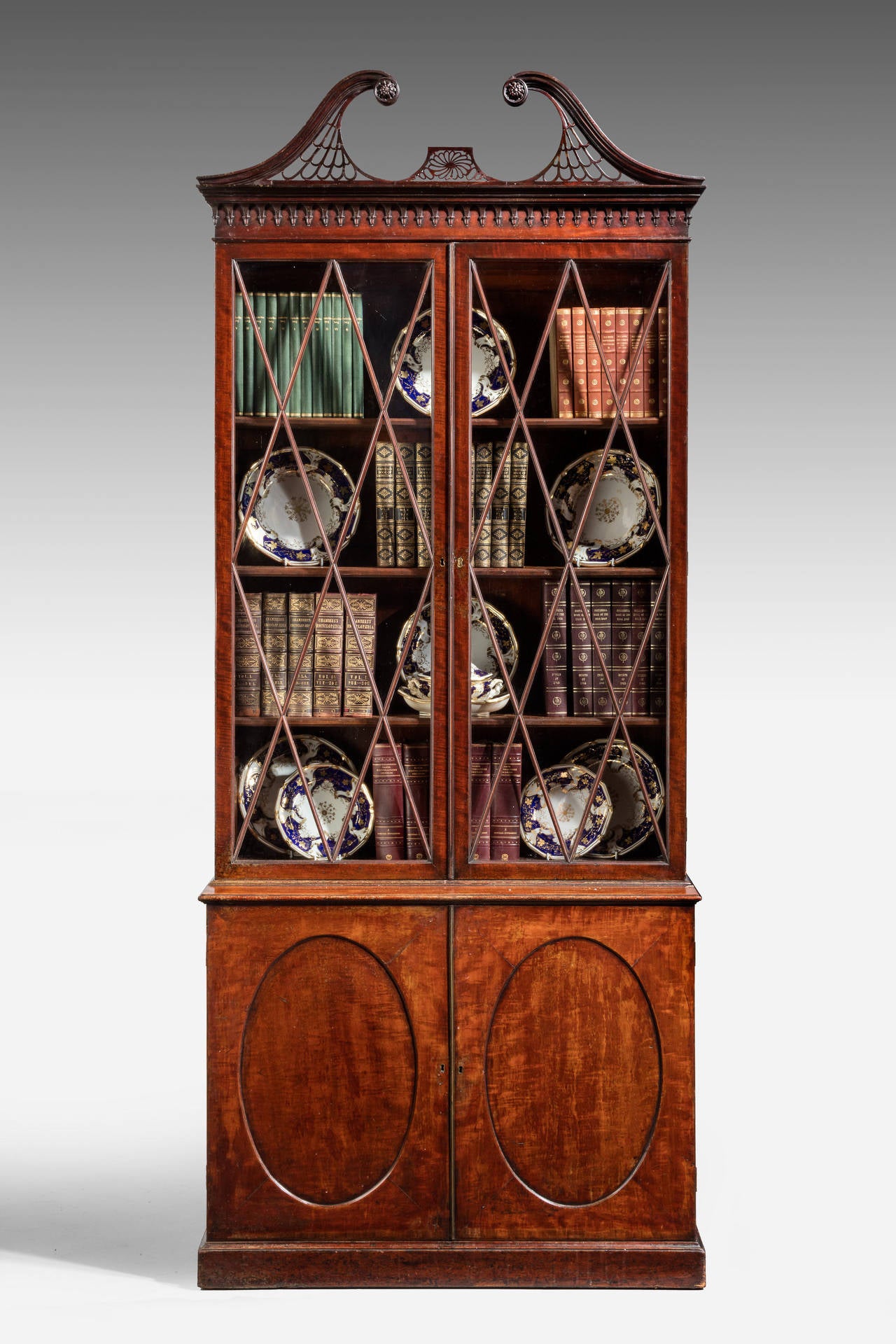 Great Britain (UK) George III Period Mahogany Bookcase of Exceptional Quality For Sale