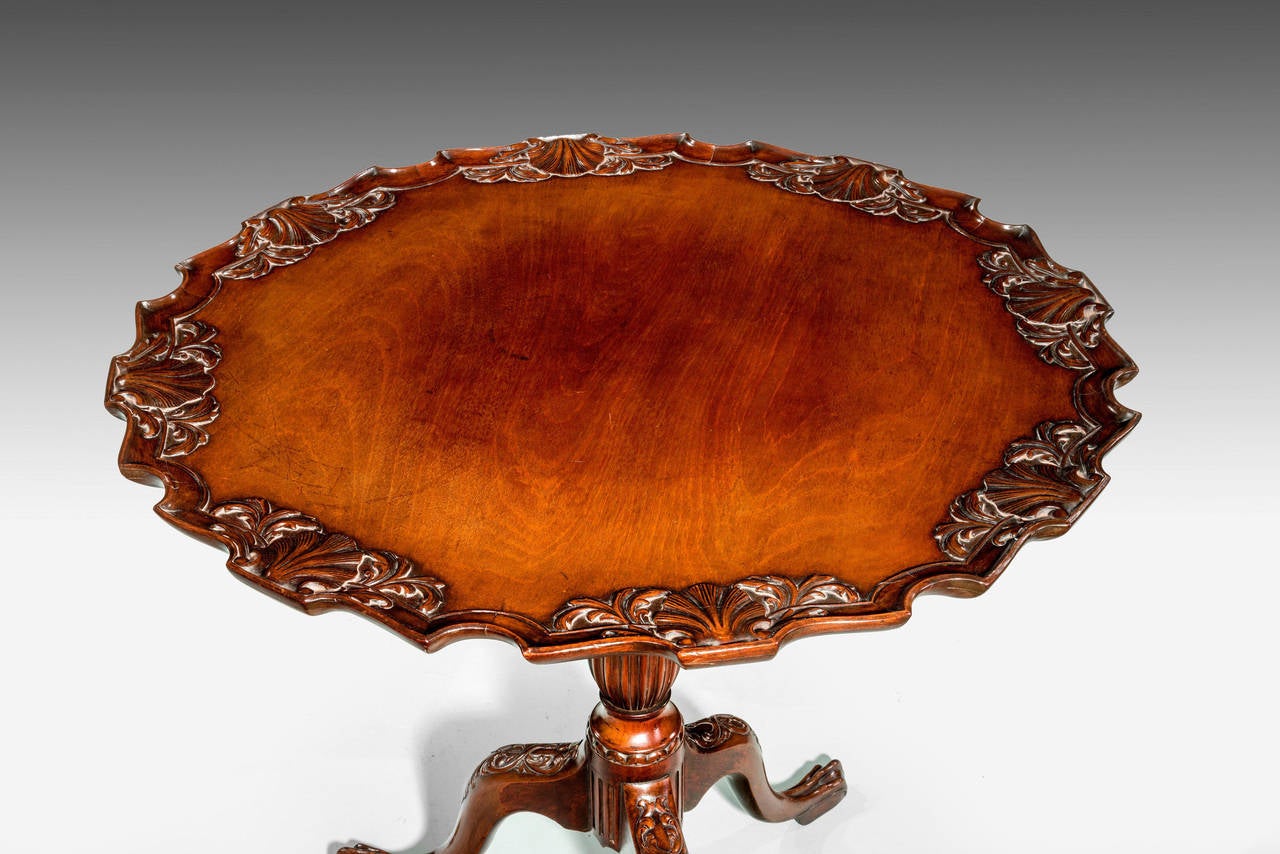 Early 20th Century Chippendale Design Mahogany Dish Top Table For Sale