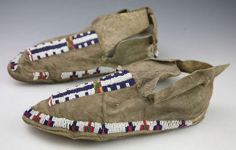 Arapaho Beaded Moccasins In Good Condition In Tucson, AZ