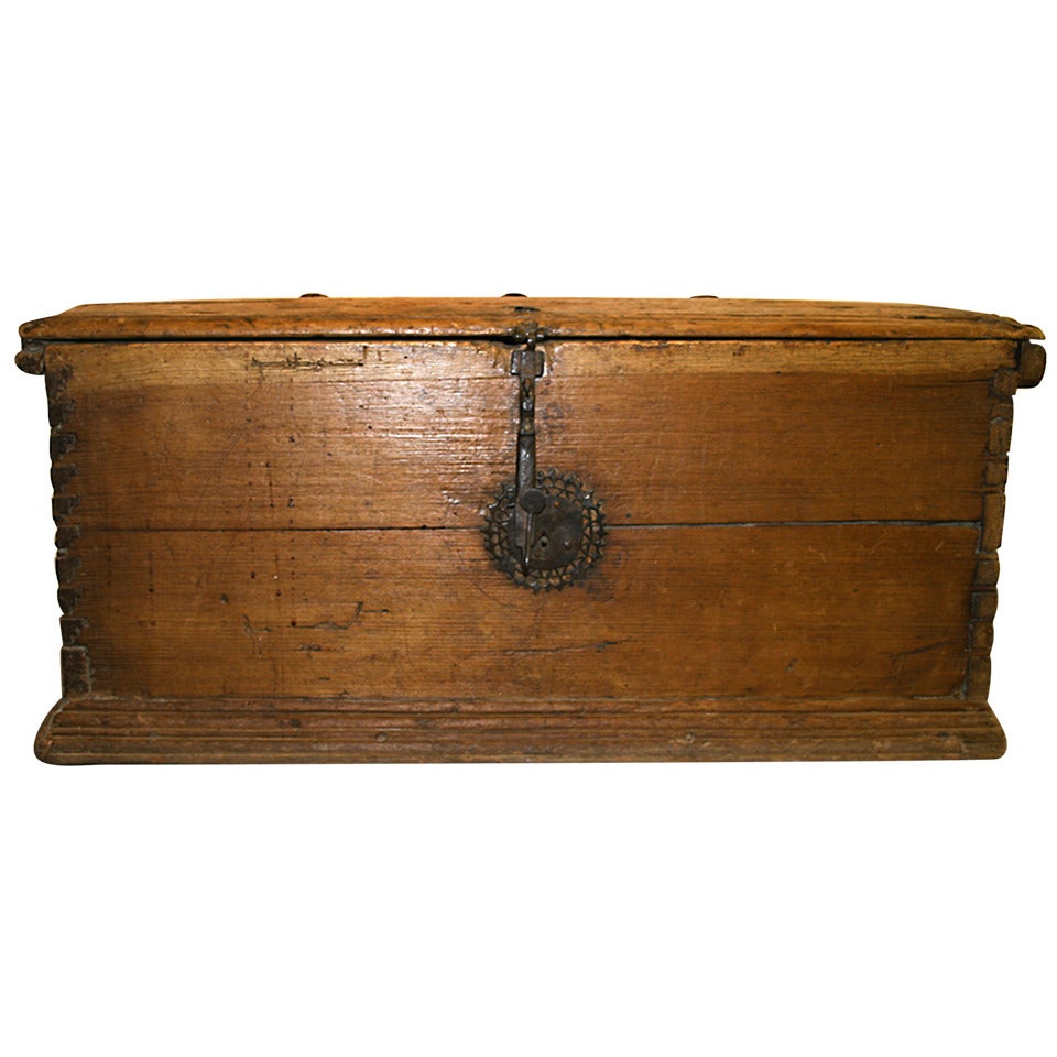 Mexican Acorn Chest
