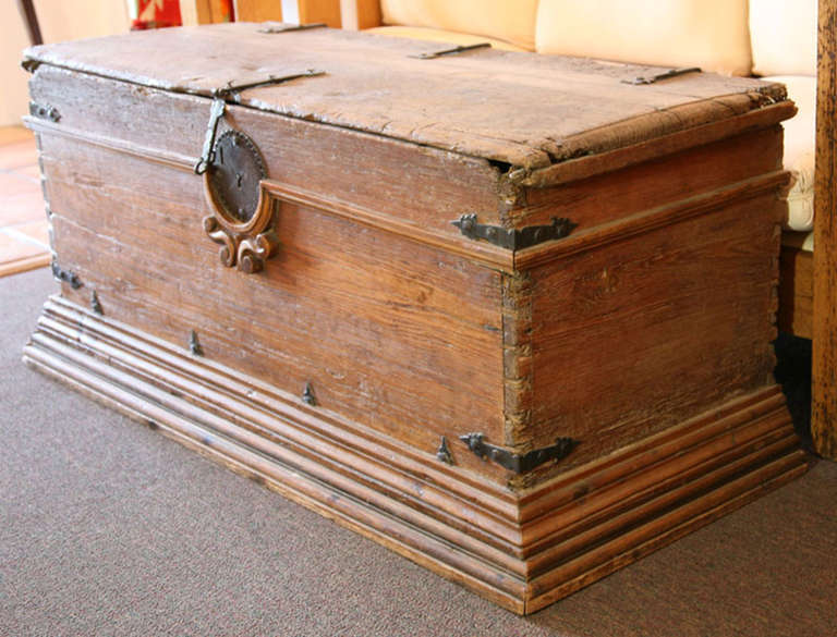Spanish Colonial Chest In Good Condition In Tucson, AZ