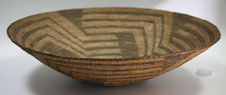 Willow Pima Whirling Log Design Tray