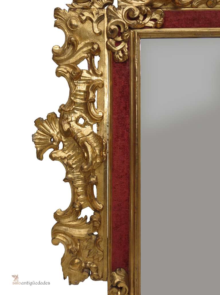 Majestic Louis XV Gilt Mirror, 18th Century In Excellent Condition For Sale In Carrocera, Spain