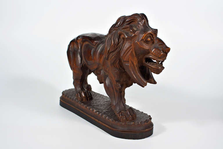 Expressionistic Graved Lion, Wild and Heavy In Good Condition For Sale In Berlin, DE