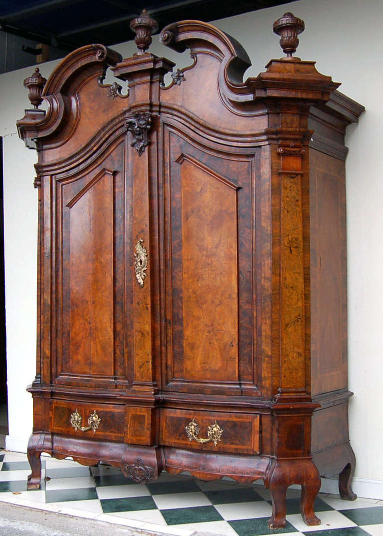 Baroque Meuble de rangement de couloir baroque couronné de Berlin/Brandenburg, vers 1750 en vente