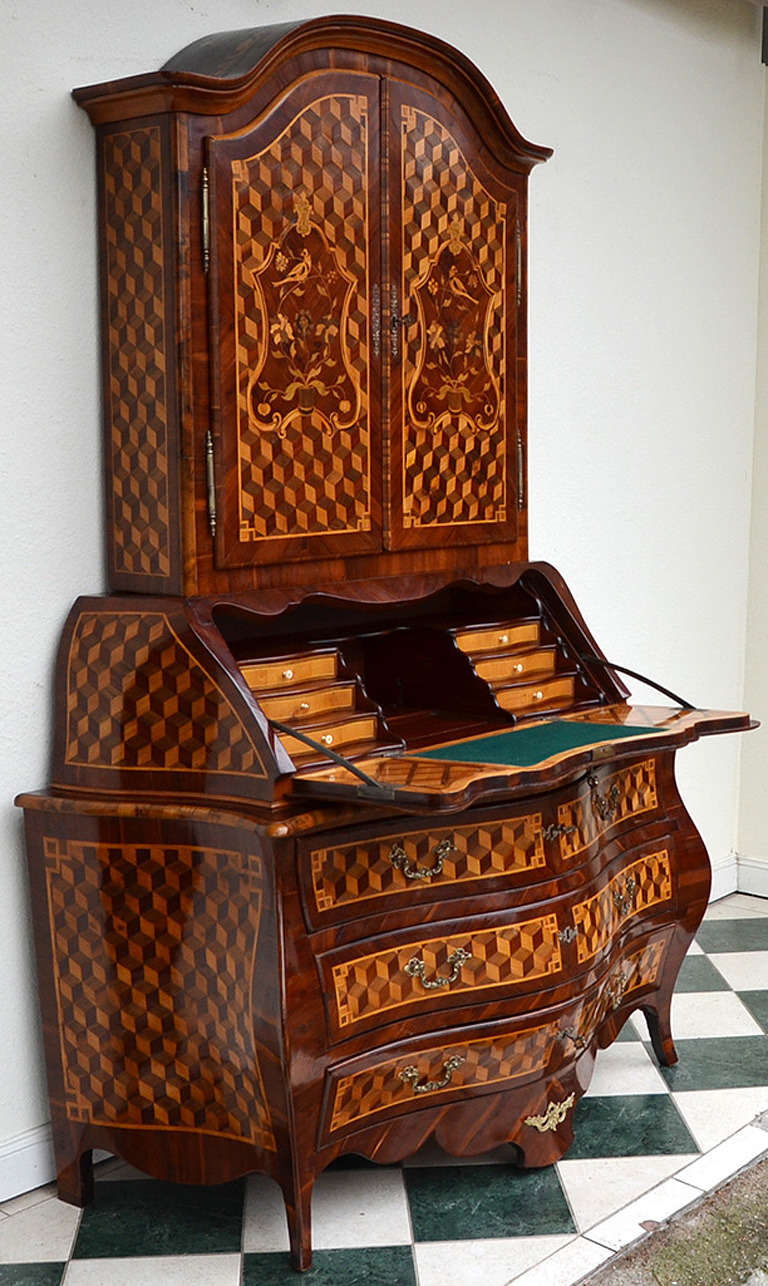 Courtly Baroque Bureau a Trois Corps, Palatinate Region, circa 1730