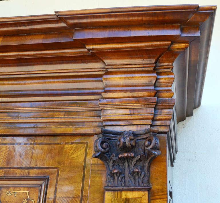 Authentique armoire de couloir baroque d'Allemagne du Nord, vers 1750 Excellent état à Kiel, Schleswig-Holstein