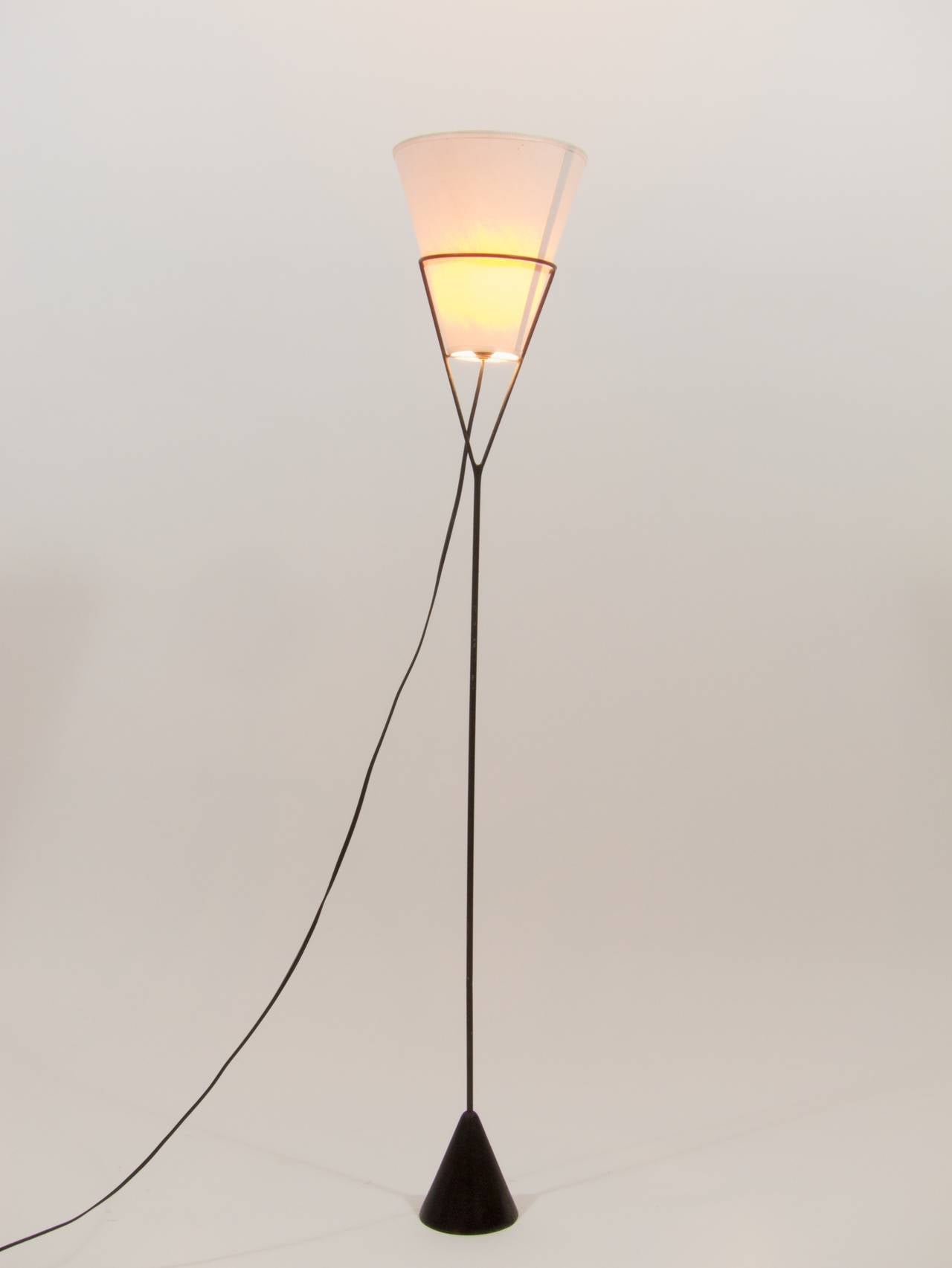 Vintage Floor or torch lamp (torchère).
"Umkehrlampe" 1950s, designed by Carl Auböck.
Black painted cast iron and steel rods, paper shade.