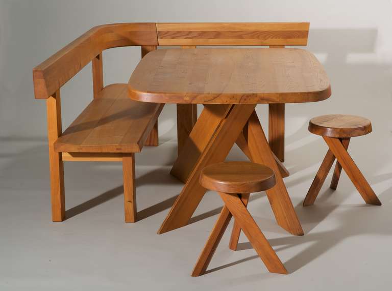 Dining set, european elm, 1950s, comprising a dining table, two benches and two stools.
Dimensions: table: 99 cm x 138 cm, height: 75 cm
stool: 33 cm, h: 44 cm
bench, longer part: total length: 178 cm, depth: 48 cm, height: 83,5 cm, length seat: