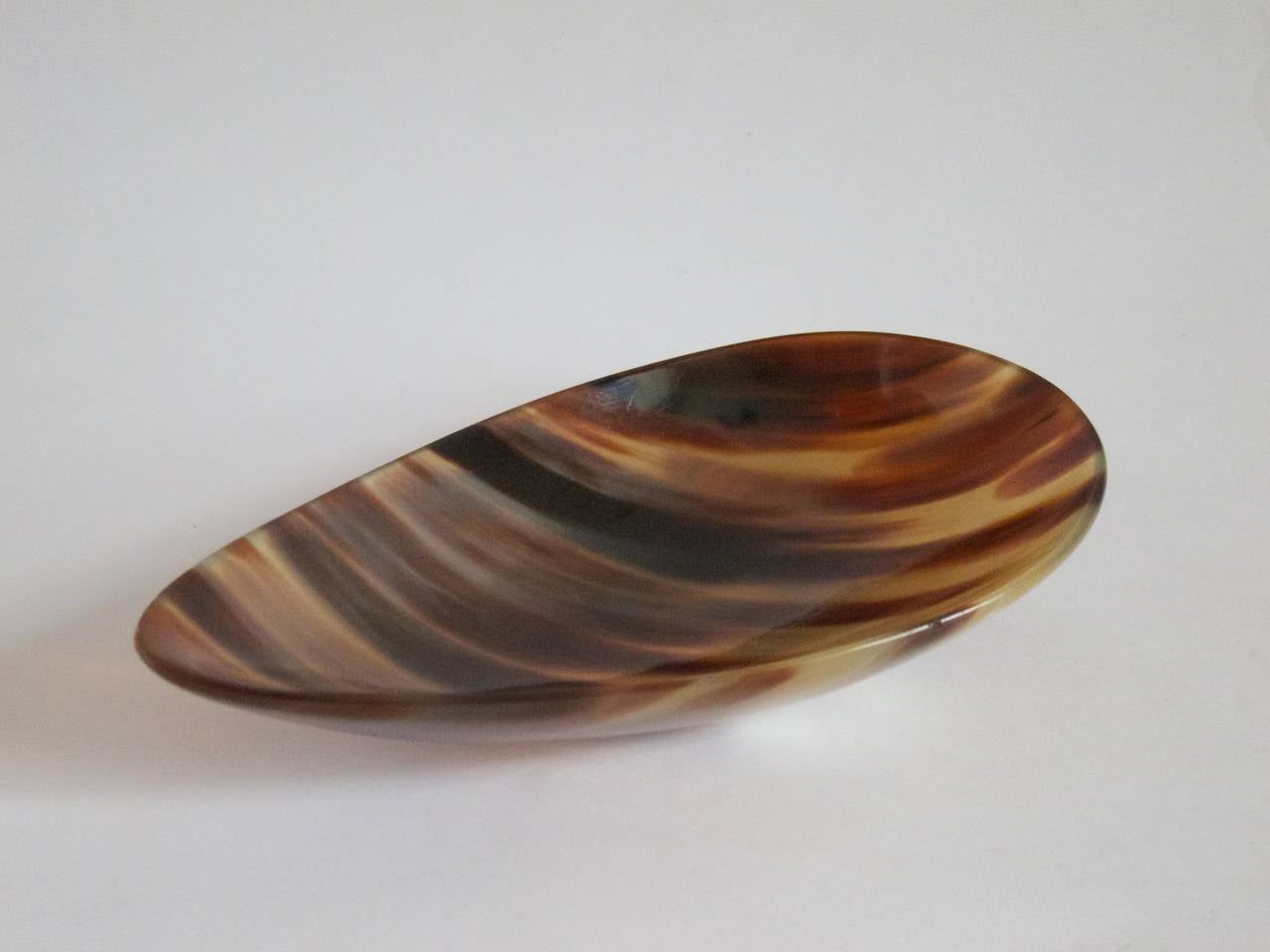 Horn Bowl by C. Auboeck
beautiful tiger fur like patterns