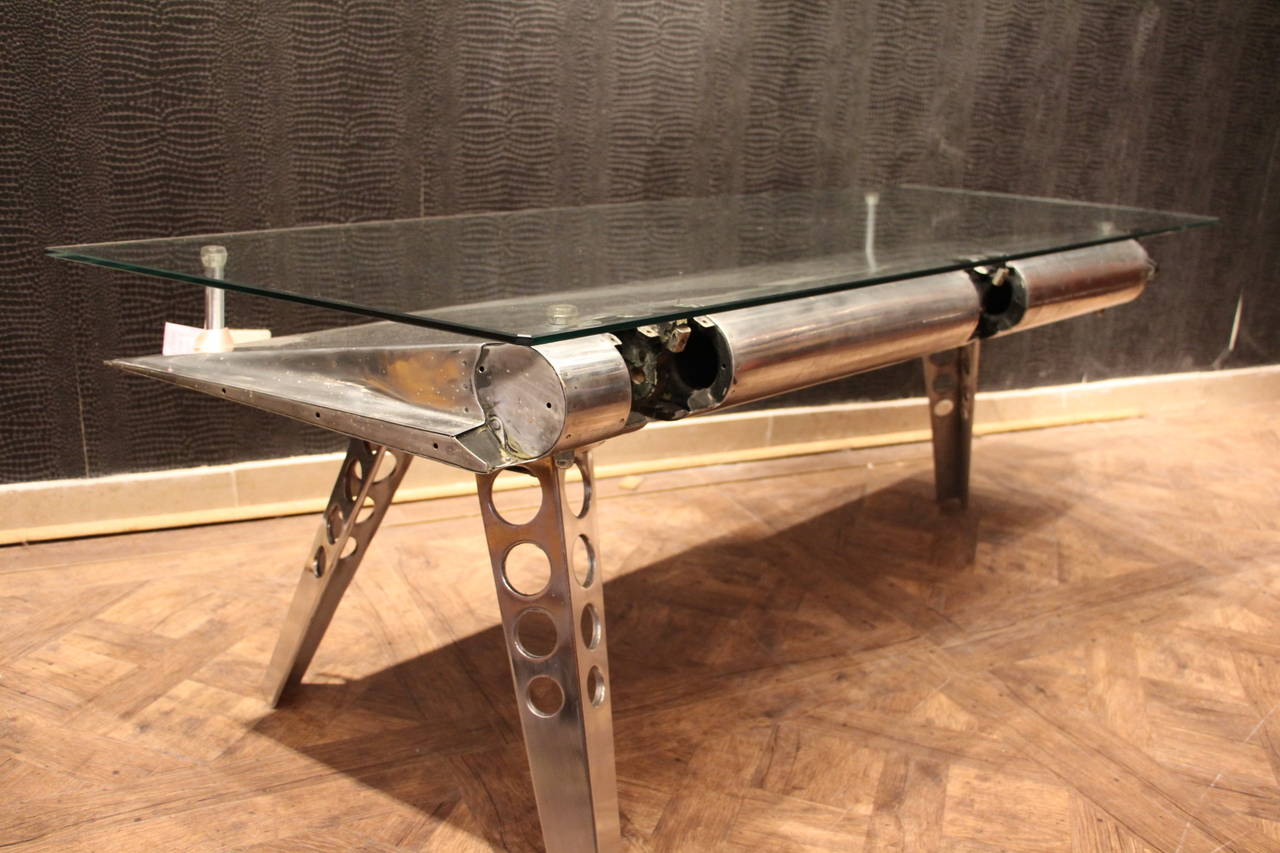 Polished Aluminum And Glass Aviation Coffee Table In Excellent Condition In Saint-Ouen, FR
