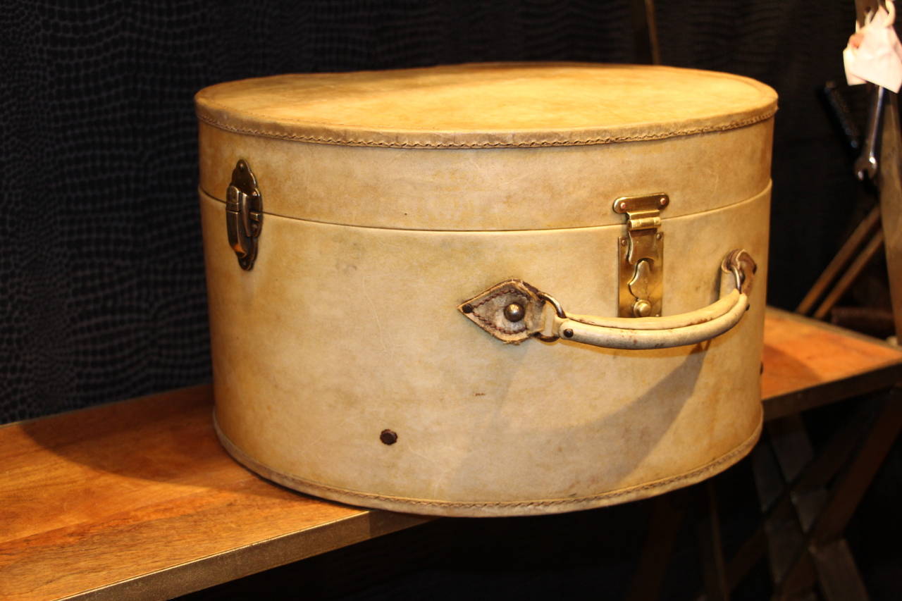 1920s Vellum Hat Box In Good Condition In Saint-Ouen, FR