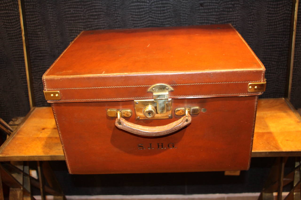 British 1930s Leather Hat Box For Sale