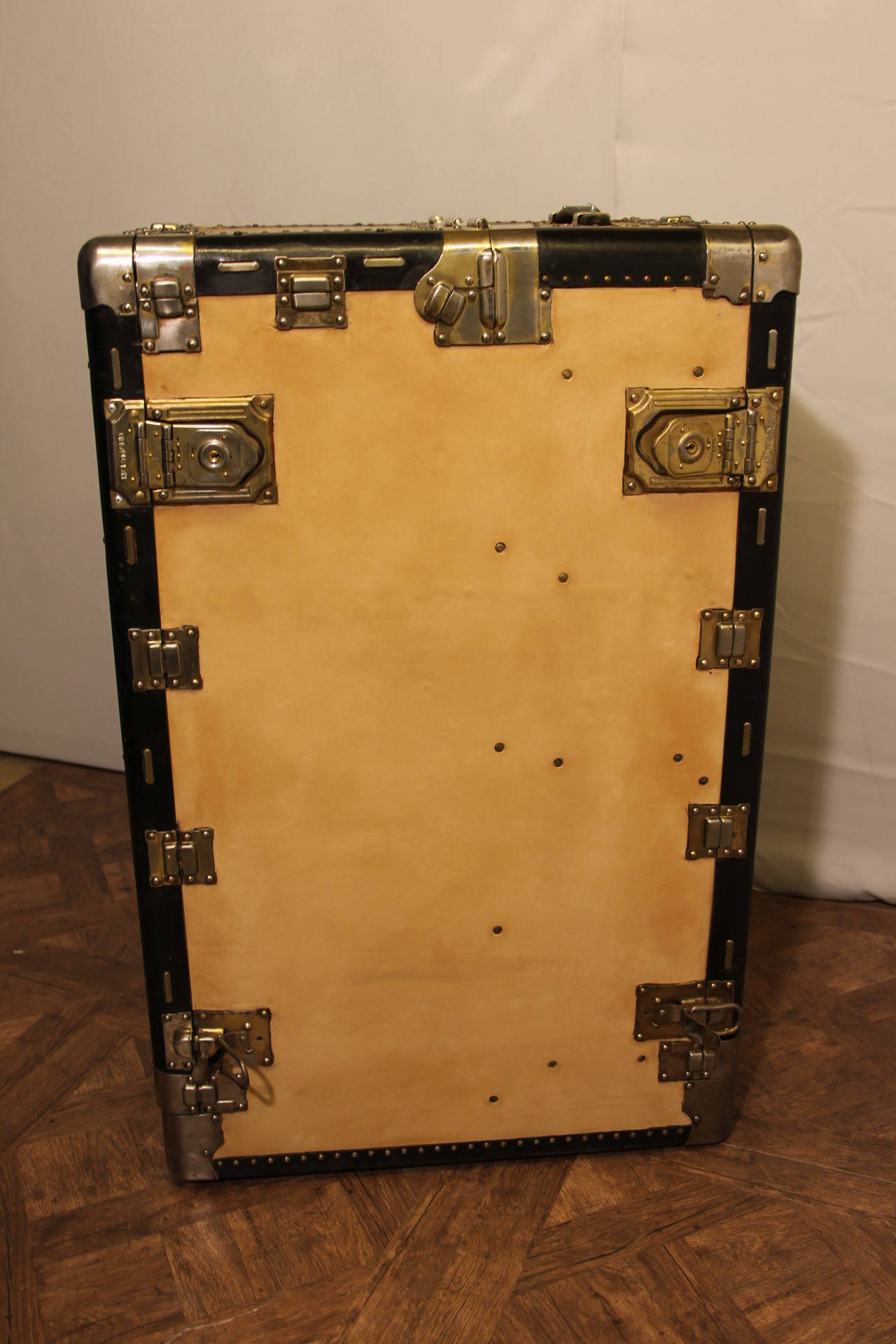 Mid-20th Century 1930's Hartmann Beige Leather Turntable Wardrobe Fitted Steamer Trunk