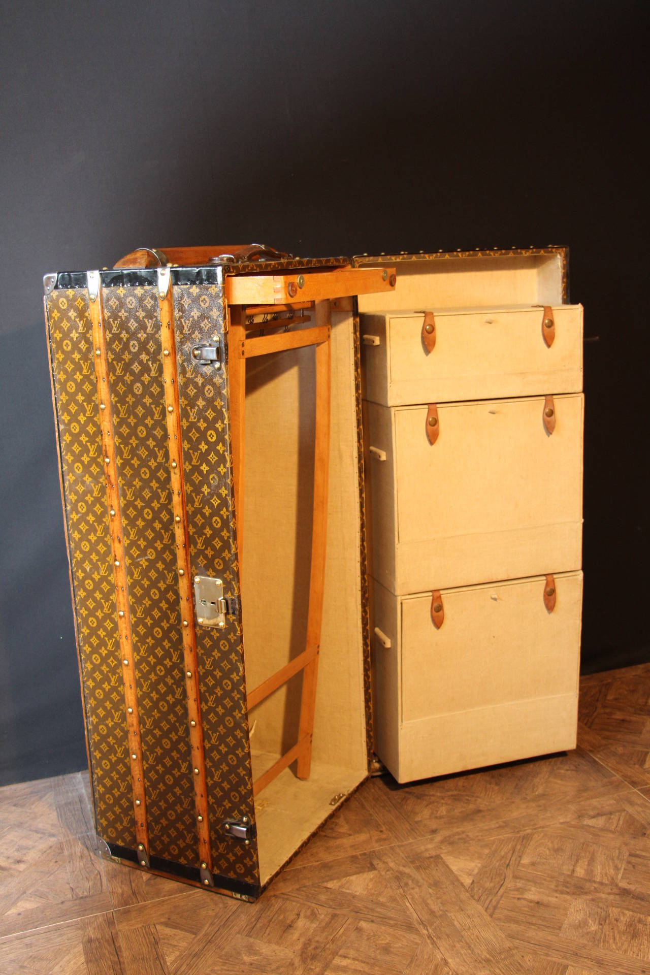 Extra-Long Louis Vuitton Steamer Trunk 2