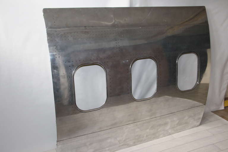 Polished Aluminium Airplane's Fuselage In Excellent Condition In Saint-Ouen, FR
