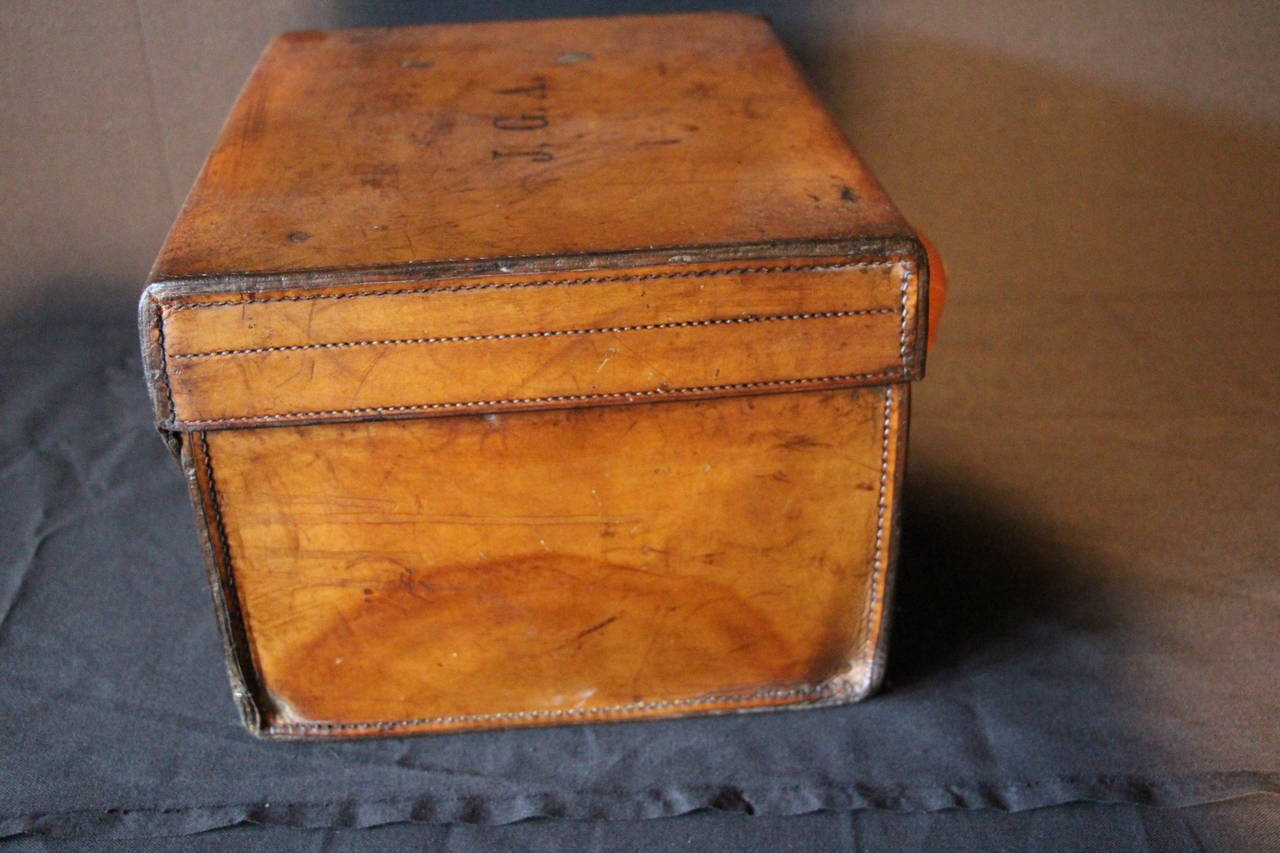 1930s Leather Hat Box In Excellent Condition In Saint-Ouen, FR