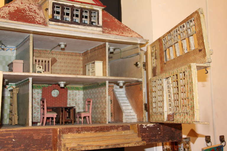 Wood 19th Century American Doll House