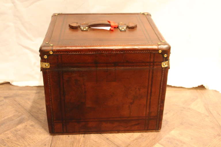 Leather Hat Box, 1930s  In Excellent Condition In Saint-Ouen, FR