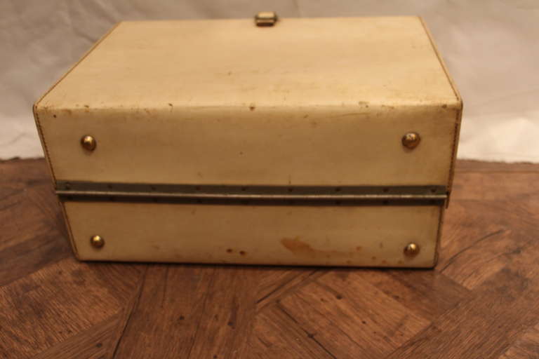 1920's  Vellum Shoe Case In Excellent Condition In Saint-Ouen, FR