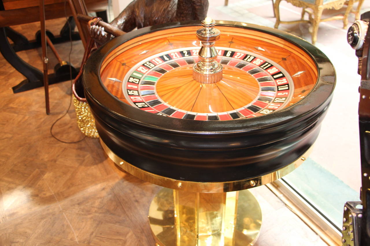roulette de casino en bois