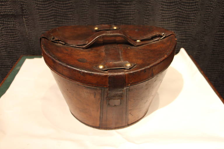 19th Century Bucket Shape Leather Hat Box 3
