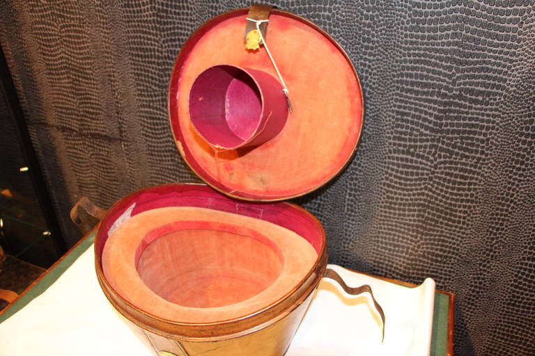 19th Century Bucket Shape Leather Hat Box 4