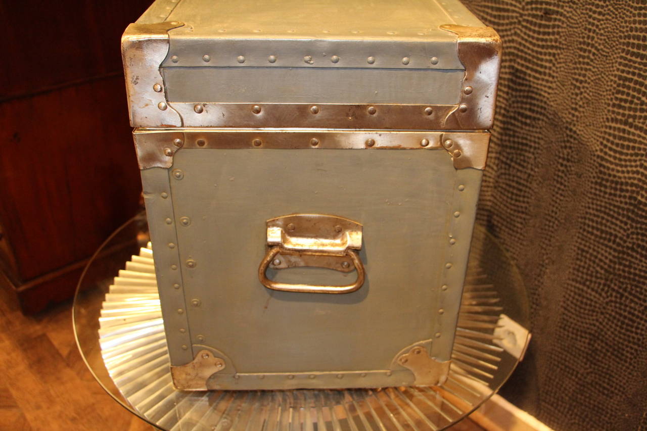 1950's Steel Munitions Trunk In Excellent Condition In Saint-Ouen, FR