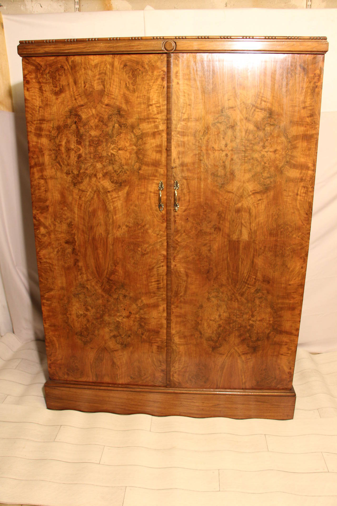 Early 20th Century 1930s Burled Walnut Compactom Steamer Trunk