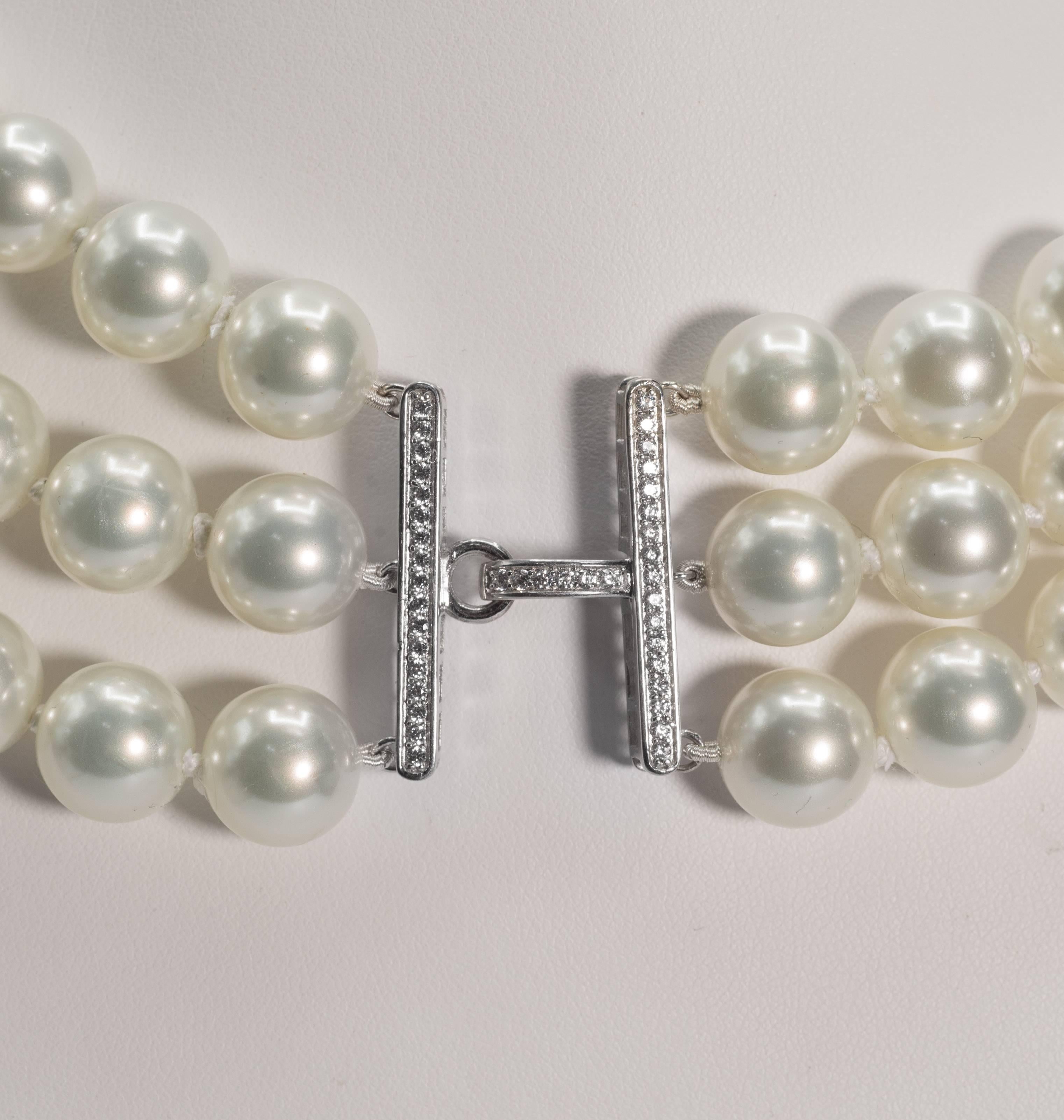 Art Deco Elegant Triple Strand Shaded White Tahitian Black Faux Pearl Necklace
