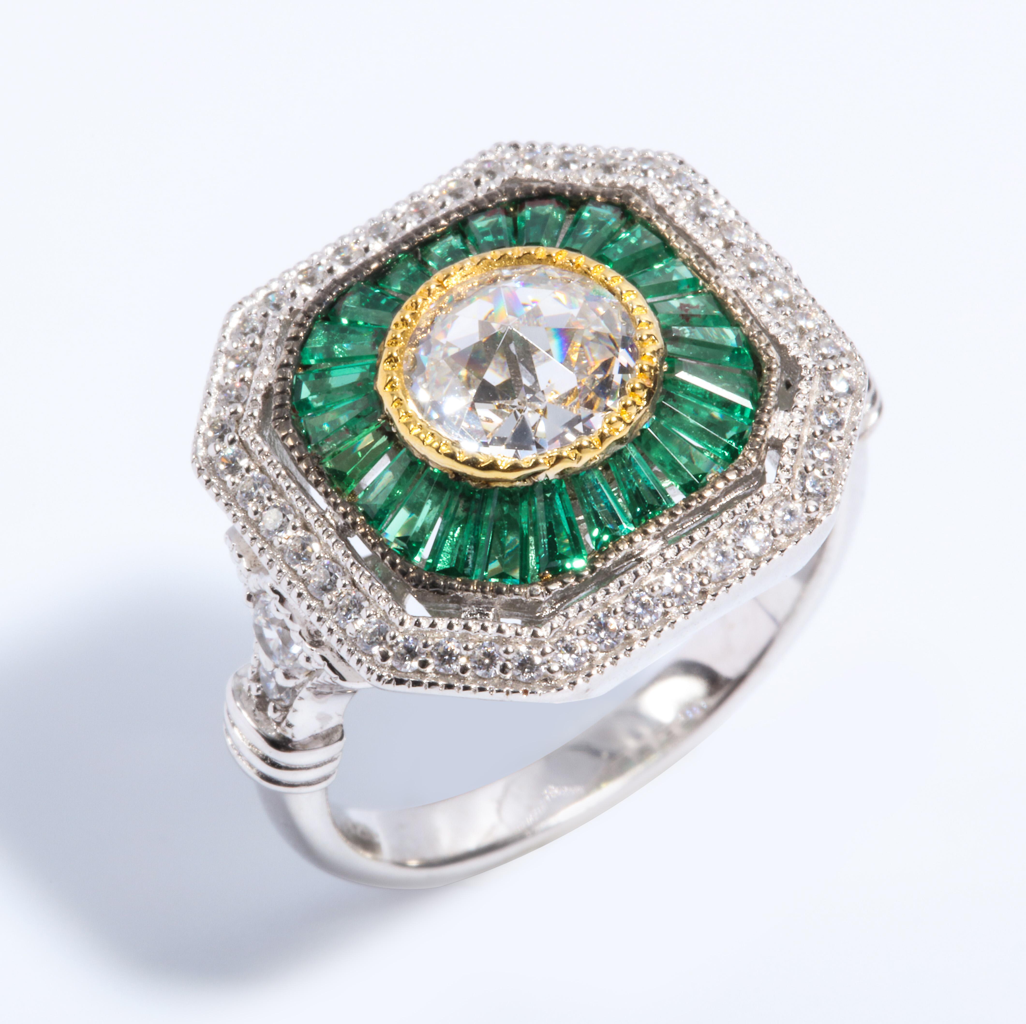 Art Deco Style Pretty Cubic Zirconia Emerald Sterling Ring In New Condition In New York, NY