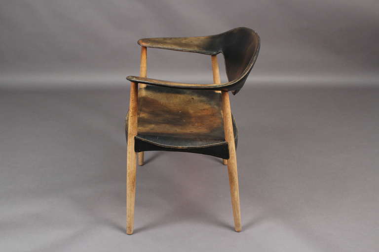 Scandinavian Modern Ejner Larsen and Bender Madsen Metropolitan Chair In Good Condition For Sale In New York, NY