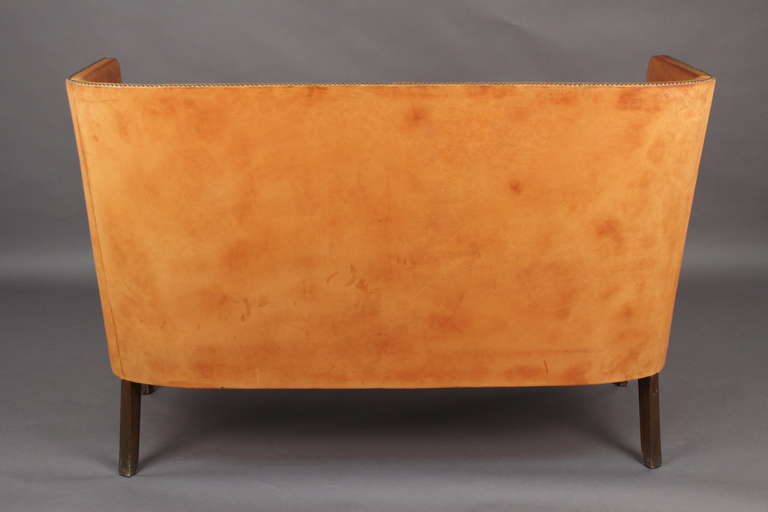 Scandinavian Modern Two-Seater Sofa by Frits Henningsen In Good Condition For Sale In New York, NY