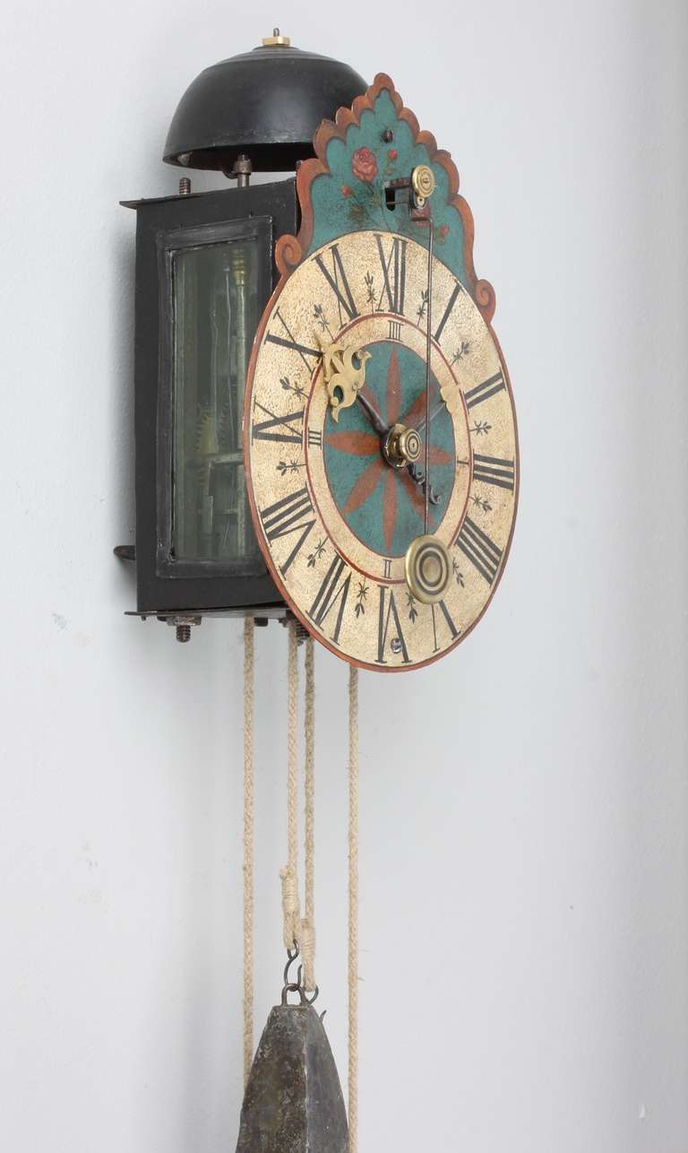 A South German polychrome painted wall clock, circa 1710 In Good Condition For Sale In Amsterdam, NL