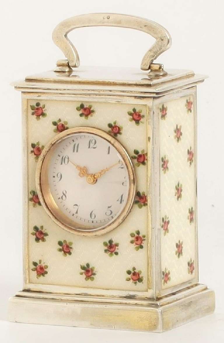 Miniature Swiss Polychrome Translucent Guilloche Enamel Timepiece, circa 1900 In Good Condition For Sale In Amsterdam, NL