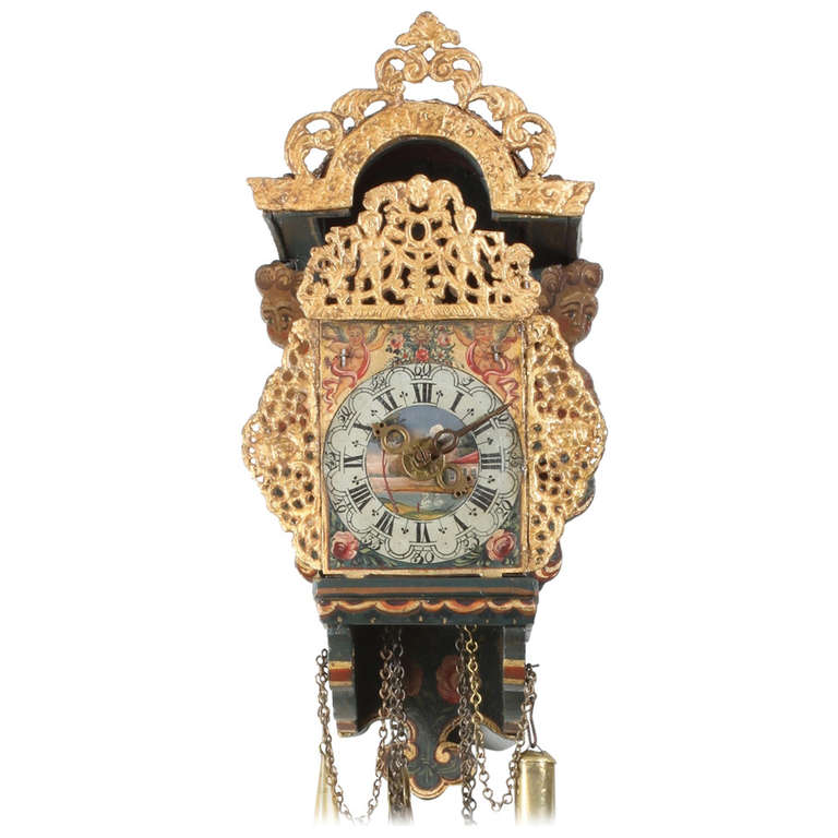 A fine small Frisian 'stoelschippertje' wall clock, circa 1780 For Sale