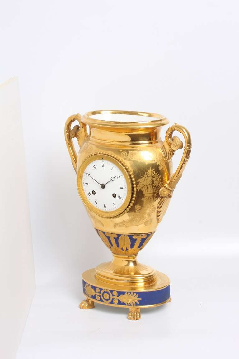 Fine French Empire 'Sevres' Gilt Porcelain Urn Mantel Clock, circa 1800 For Sale 1