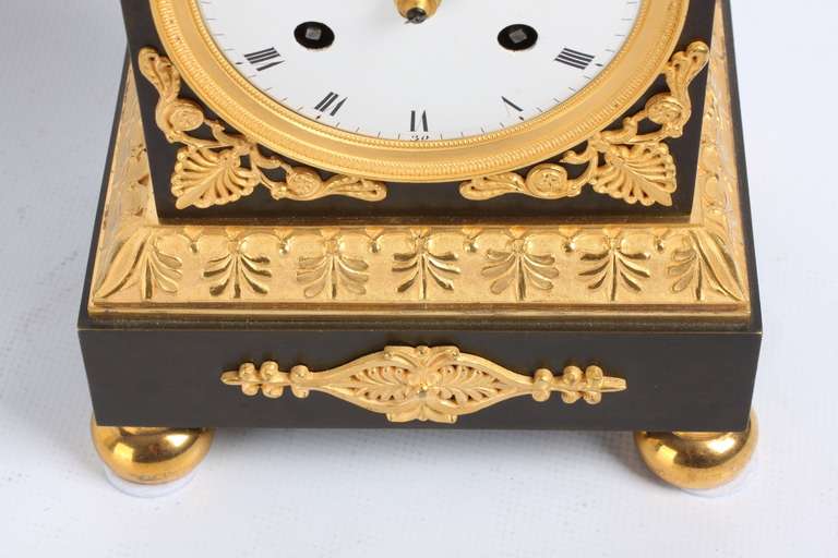 Attractive Small French Empire Mantel Clock, circa 1800 For Sale 1