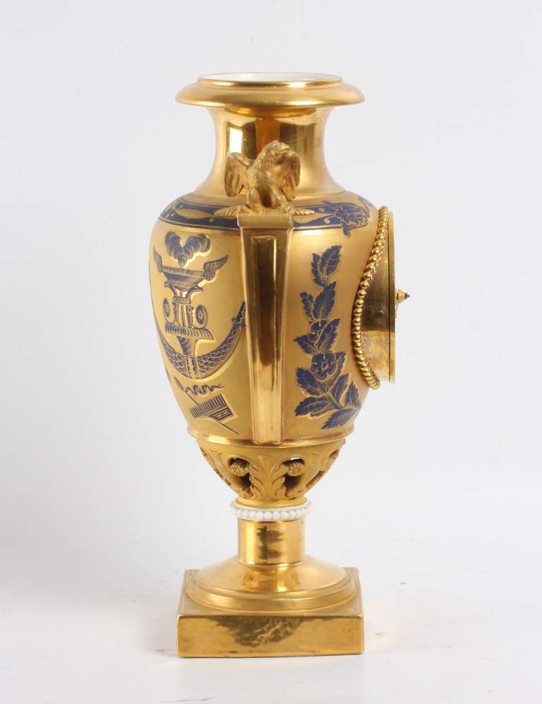 French Empire, Gilt Sevres, Porcelain Urn Mantel Clock In Good Condition For Sale In Amsterdam, NL