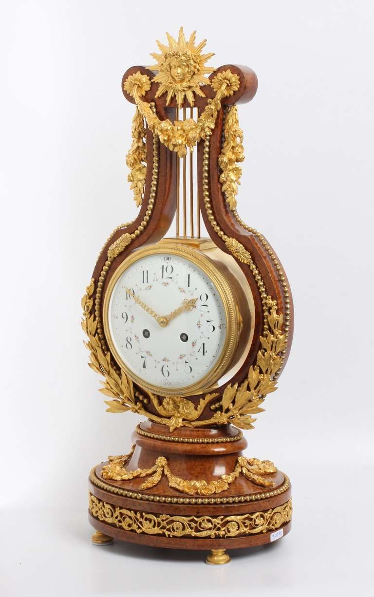 Fine French Louis XVI Style, Amboine Gilt Brass Lyre Clock In Good Condition For Sale In Amsterdam, NL