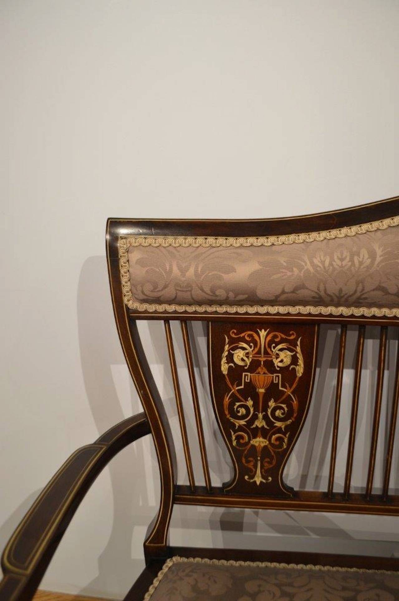Mahogany and Marquetry Inlaid Edwardian Period Antique Settee In Excellent Condition In Darwen, GB